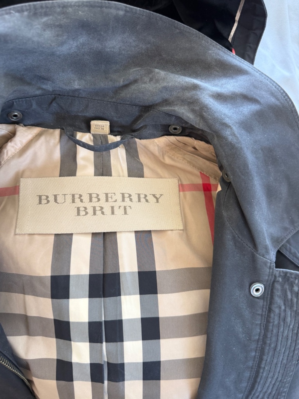 Burberry Trench Coat - Picture 5 of 11